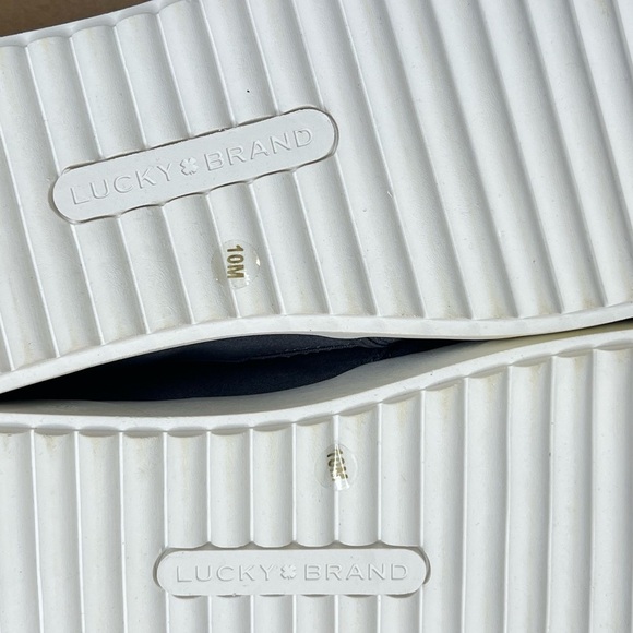 S06. NWT Lucky Brand Gimmony Slip On Sneaker Castle Rock Grey 10M - Picture 5 of 7